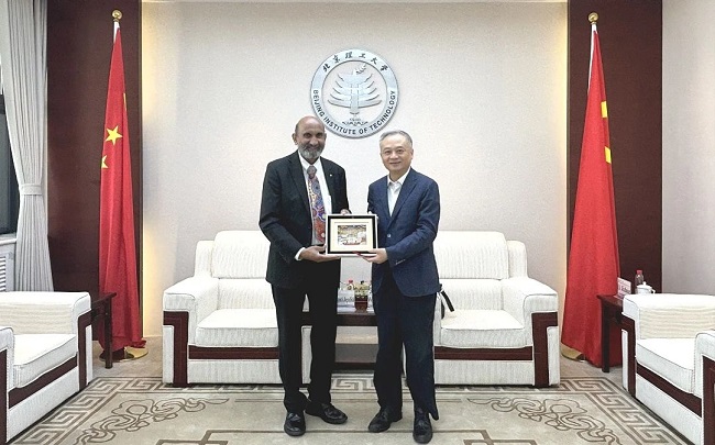 Australian academician Chennupati Jagadish delivers a lecture at BIT