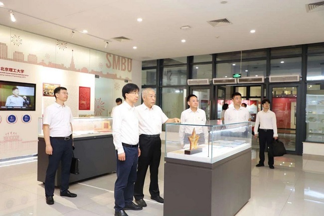 Jiang Lan leads research visit to Shenzhen and Zhuhai 