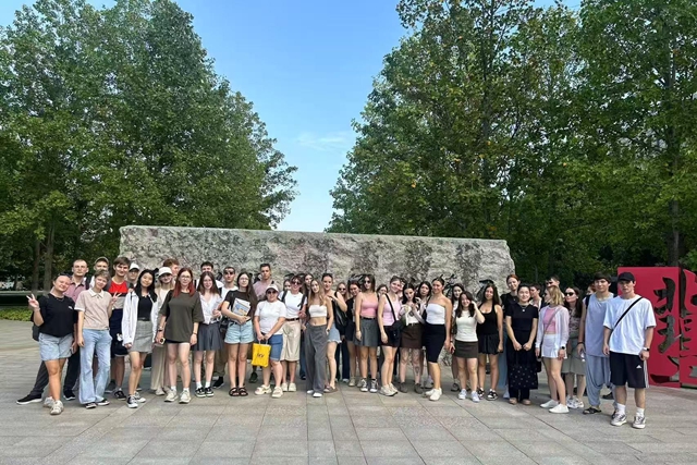 1758261885649061833.jpg 57e252bdc3bf4243bc659072ecbc6122.jpg